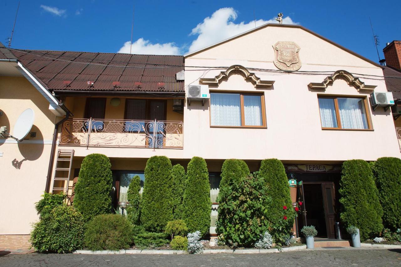 Готель «Вишневий Сад» Muncaci Exterior foto