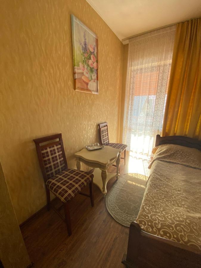 Готель «Вишневий Сад» Muncaci Exterior foto