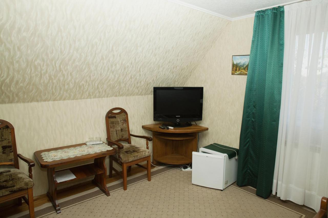 Готель «Вишневий Сад» Muncaci Exterior foto